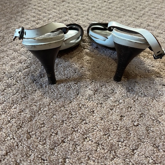 🌷FENDI HEELS IN SIZE 36.5 - Picture 3 of 5